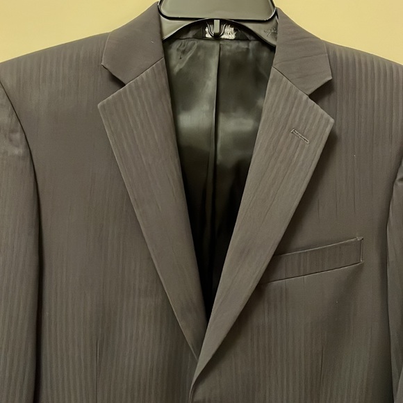 Dark gray suit coat - Picture 3 of 7